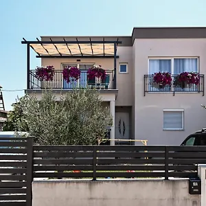 Mena Apartament Bibinje